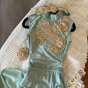 Lyrical costume child med